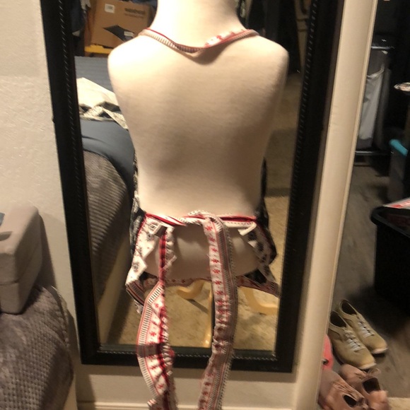 Aprons - Picture 2 of 5